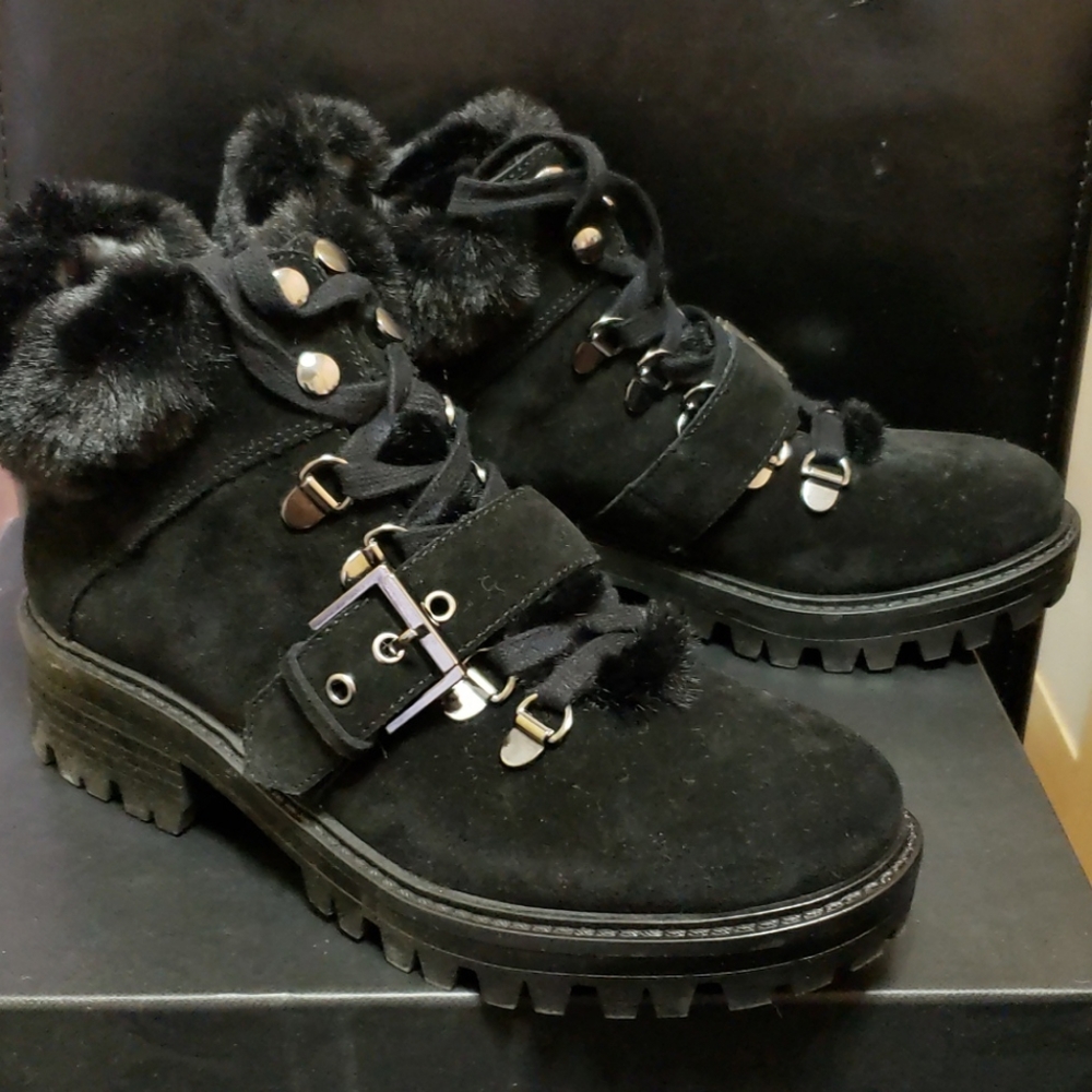 Kendall and Kylie Edison Bootie Size 7